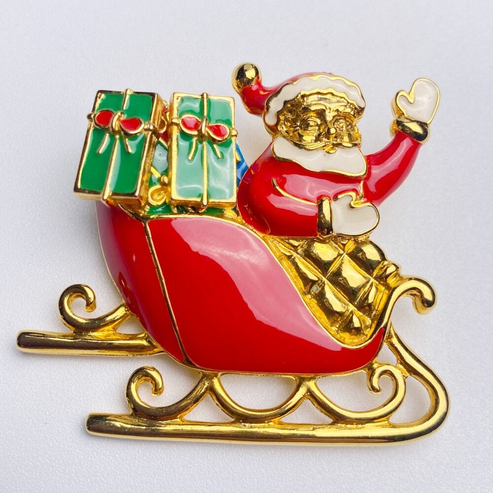 Vintage Avon Santa Sleigh Brooch Set Christmas Pin Earrings Gold Tone